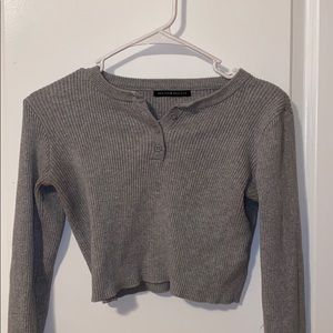 Brandy Melville - Long Sleeve Grey Crop Top